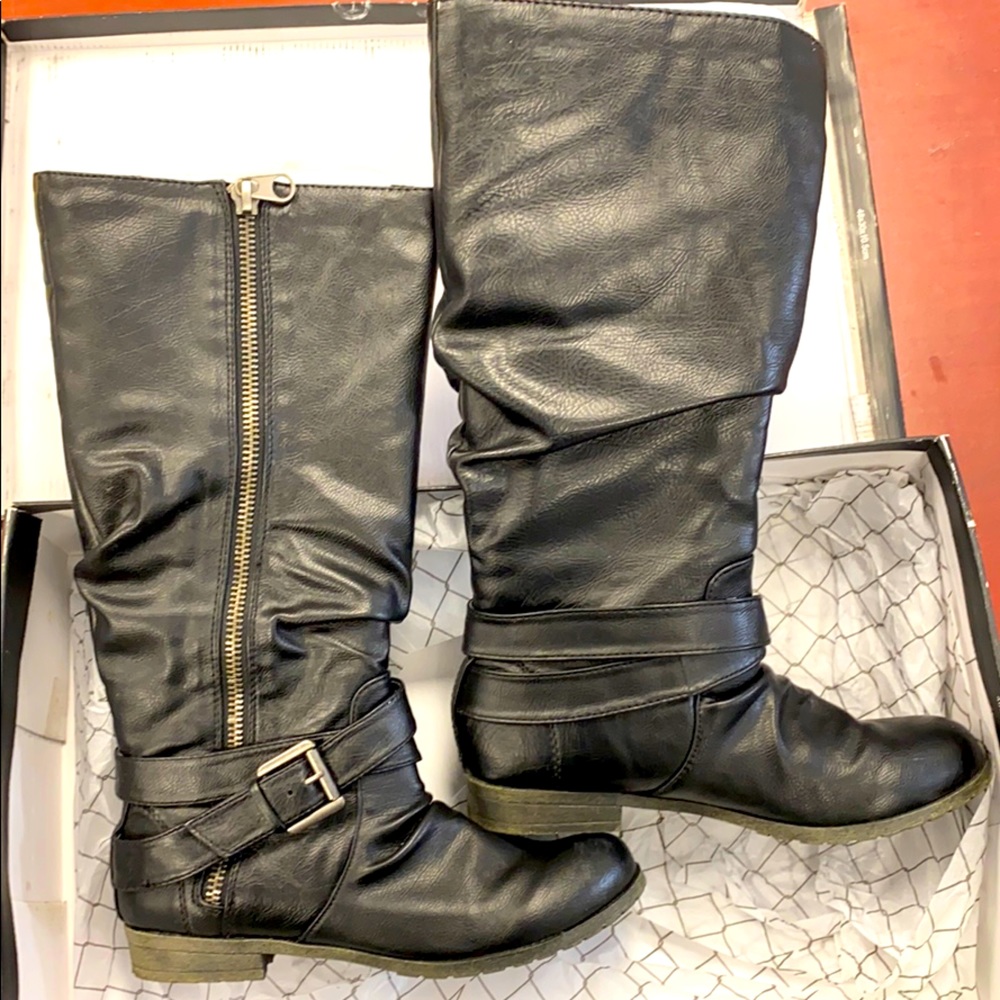 Comfortable black knee high boots